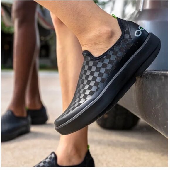 OOFOS Other - Oofos Oomg eeZee Slip On Sneaker Canvas Shoes Shoe Checkered Black Men's Size 11